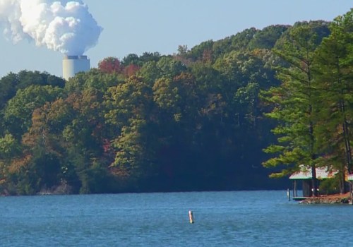 What is the average depth of lake norman in north carolina?